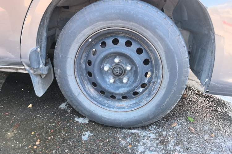 Used FORTHING Lingzhi 2018 M3 1.5L 7-Seater Standard Model Right Front Wheel Hub