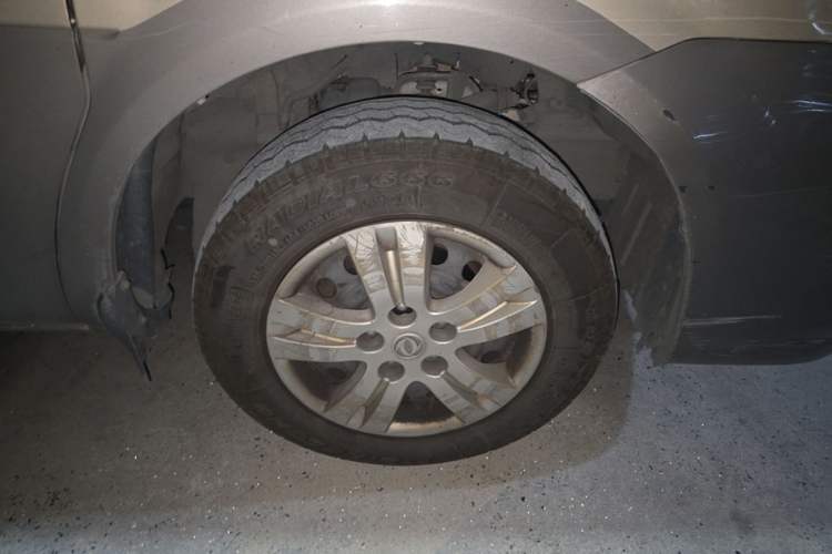 Used FORTHING Lingzhi 2018 M3 1.6L 7-Seater Comfort Model Right Front Wheel Hub