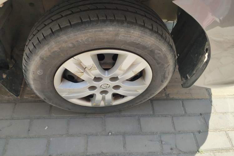 Used FORTHING Lingzhi 2018 M3L 1.6L 7-Seater Comfort Model Right Front Wheel Hub