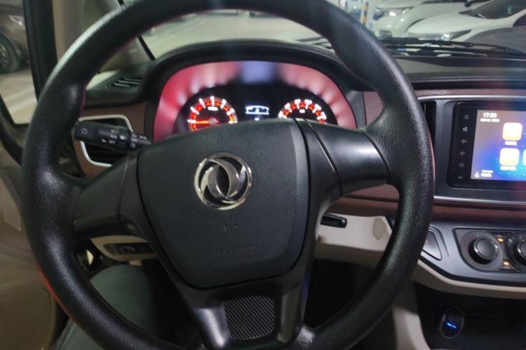 Used FORTHING Lingzhi 2018 M5L 1.6L 7-Seater Luxury Model Steering Wheel