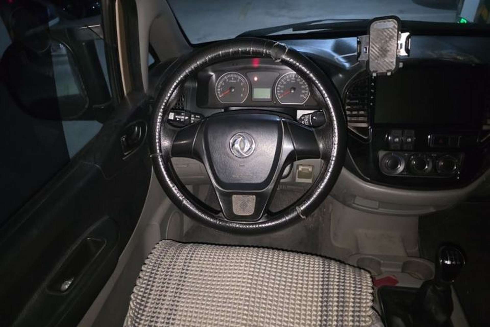 Used FORTHING Lingzhi 2018 M3 1.6L 7-Seater Comfort Model Steering Wheel