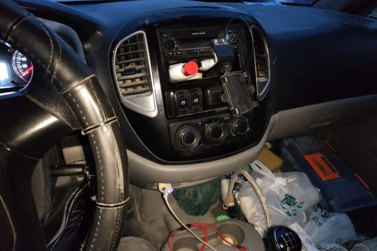 Used FORTHING Lingzhi 2018 M3L 1.6L 7-Seater Comfort Model Audio And AC Panel