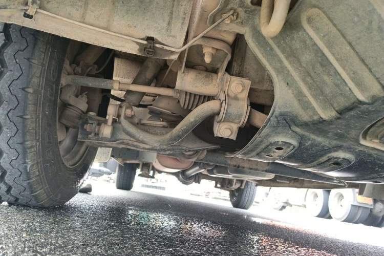 Used FORTHING Lingzhi 2018 M3 1.6L 7-Seater Comfort Model Chassis Front Right