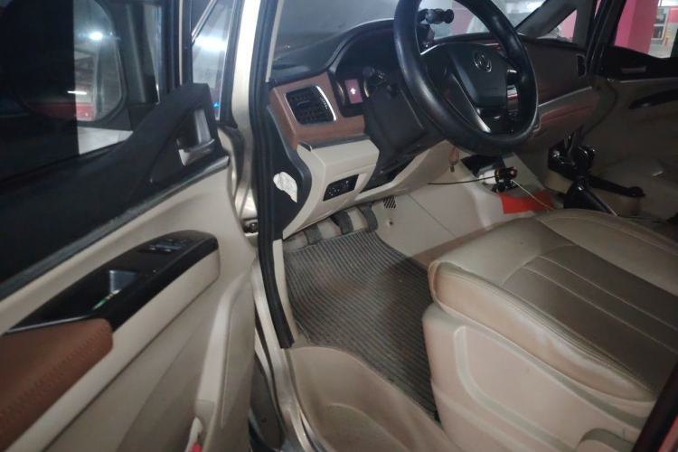 Used FORTHING Lingzhi 2018 M5L 1.6L 7-Seater Luxury Model Driver Seat