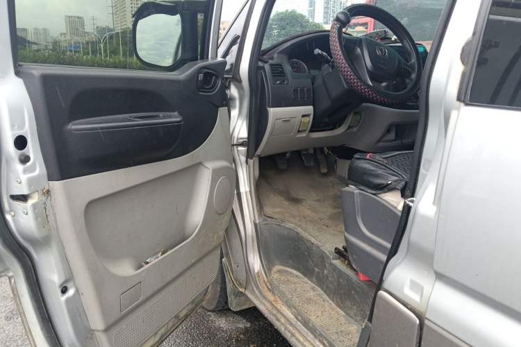 Used FORTHING Lingzhi 2018 M3 1.6L 7-Seater Comfort Model Driver Seat
