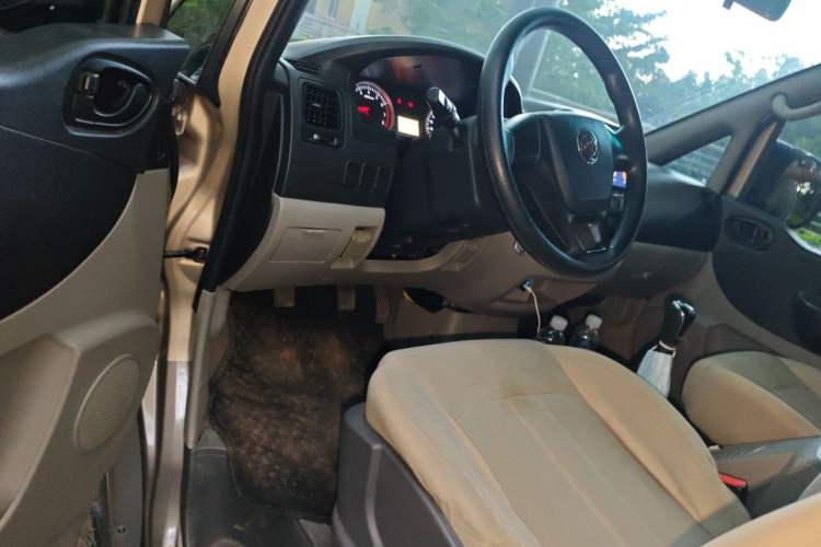 Used FORTHING Lingzhi 2018 M3 1.6L 7-Seater Comfort Model Driver Seat