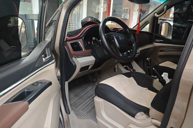Used FORTHING Lingzhi 2018 M5L 1.6L 7-Seater Luxury Model Driver Seat