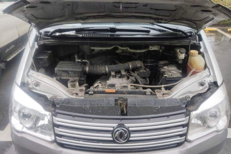 Used FORTHING Lingzhi 2018 M3L 1.6L 7-Seater Comfort Model Engine Bay