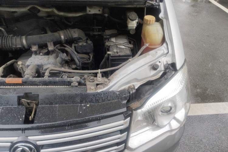 Used FORTHING Lingzhi 2018 M3L 1.6L 7-Seater Comfort Model Engine Bay Left