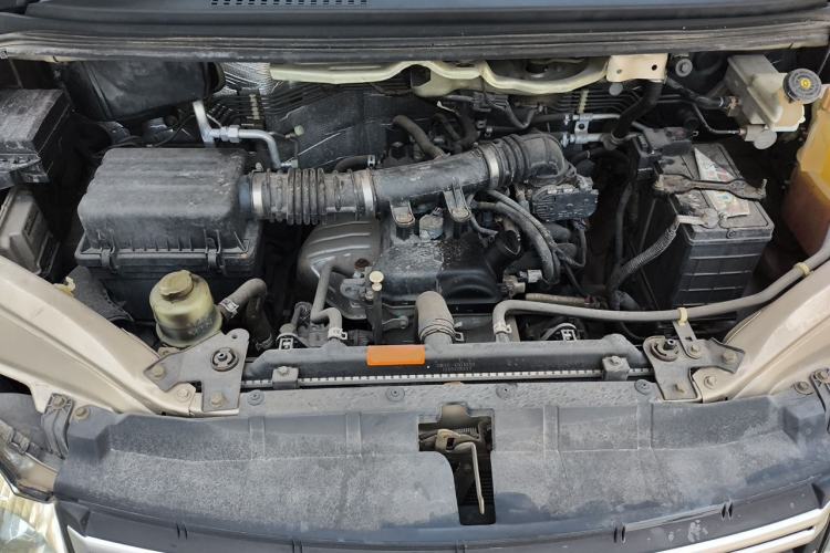 Used FORTHING Lingzhi 2018 M3L 1.6L 7-Seater Comfort Model Engine Bay