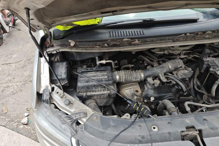 Used FORTHING Lingzhi 2018 M5L 1.6L 7-Seater Comfort Model Engine Bay Right