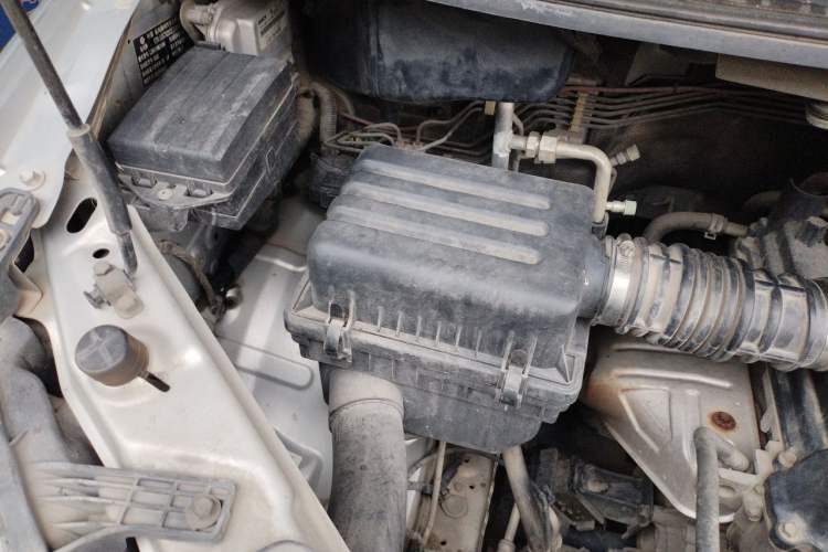 Used FORTHING Lingzhi 2018 M5L 1.6L 7-Seater Comfort Model Engine Bay Right