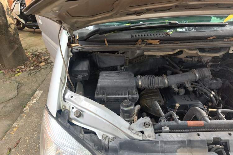 Used FORTHING Lingzhi 2018 M3 1.6L 7-Seater Comfort Model Engine Bay Right