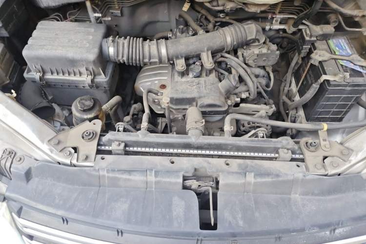 Used FORTHING Lingzhi 2018 M3 1.5L 5-Seat Base Model Engine Bay
