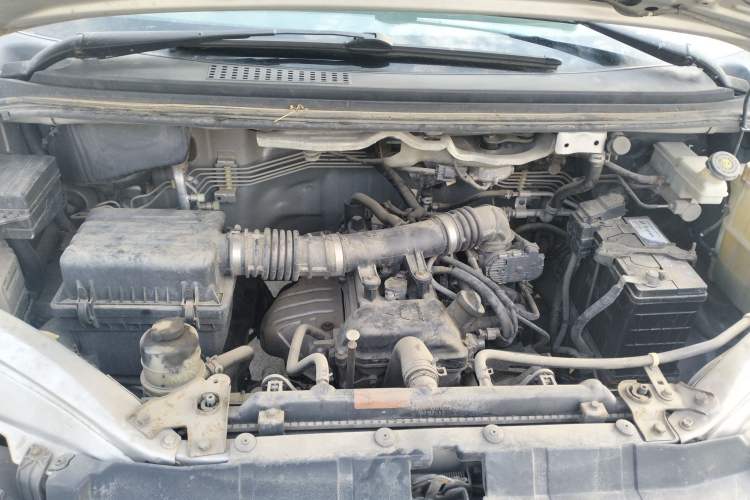 Used FORTHING Lingzhi 2018 M3 1.6L 7-Seater Comfort Model Engine Bay