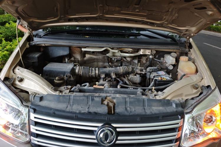 Used FORTHING Lingzhi 2018 M3 1.6L 7-Seater Comfort Model Engine Bay