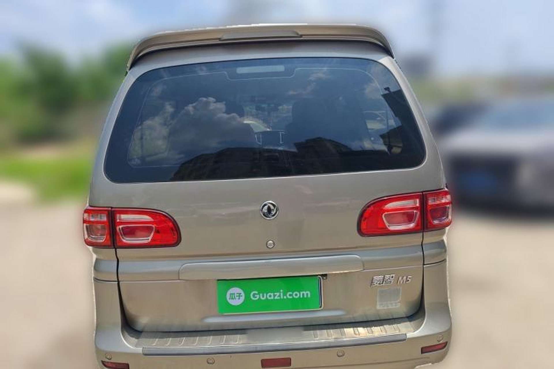 Used FORTHING Lingzhi 2018 M5L 1.6L 7-Seater Comfort Model Exterior 4