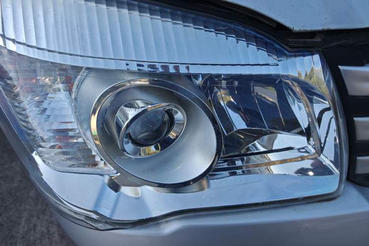 Used FORTHING Lingzhi 2018 M3 1.5L 5-Seat Base Model Exterior 6