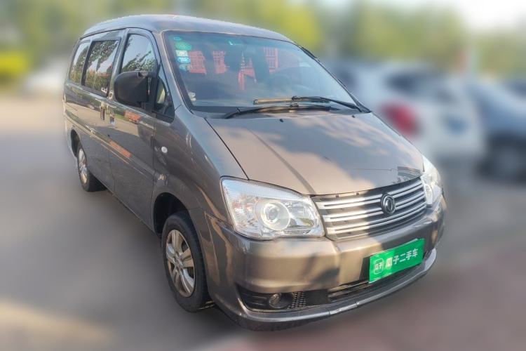 Used FORTHING Lingzhi 2018 M3 1.5L 5-Seat Base Model Front Right 45 Deg
