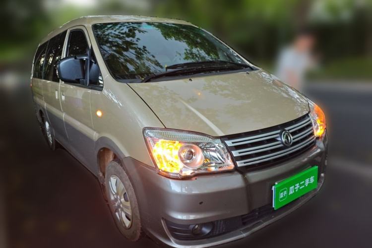 Used FORTHING Lingzhi 2018 M3 1.6L 7-Seater Comfort Model Front Right 45 Deg