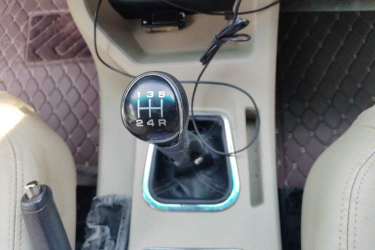 Used FORTHING Lingzhi 2018 M5L 1.6L 7-Seater Comfort Model Gear Lever