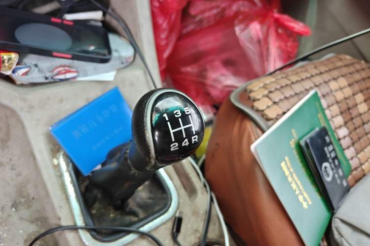 Used FORTHING Lingzhi 2018 M5L 1.6L 7-Seater Comfort Model Gear Lever