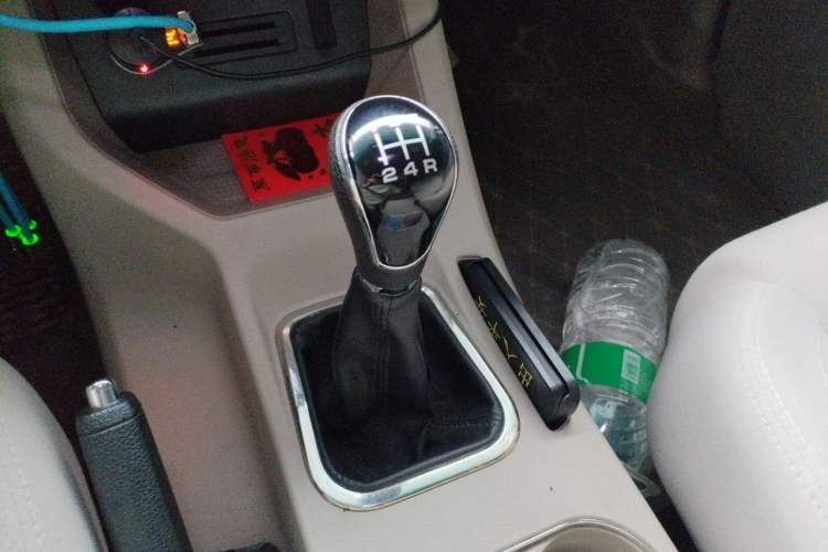 Used FORTHING Lingzhi 2018 M5L 1.6L 7-Seater Comfort Model Gear Lever