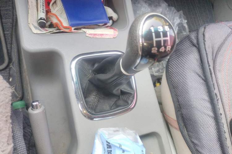 Used FORTHING Lingzhi 2018 M3 1.5L 5-Seat Base Model Gear Lever
