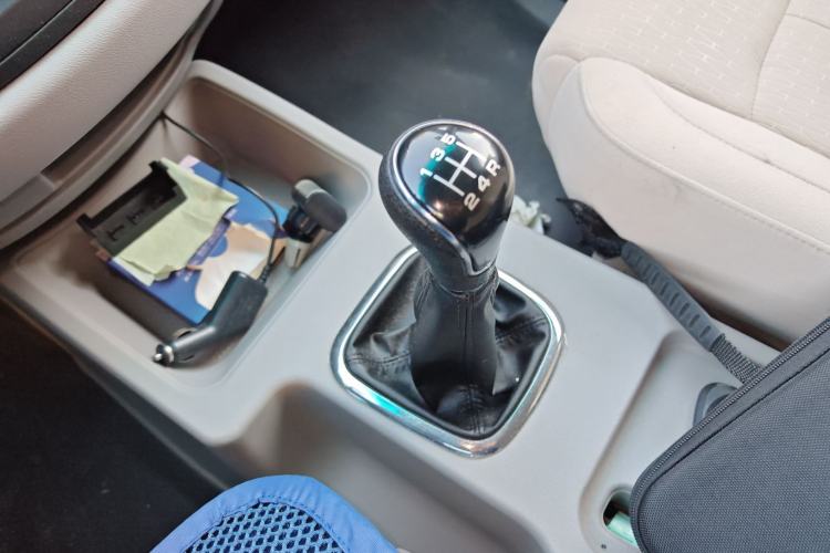 Used FORTHING Lingzhi 2018 M3 1.5L 5-Seat Base Model Gear Lever