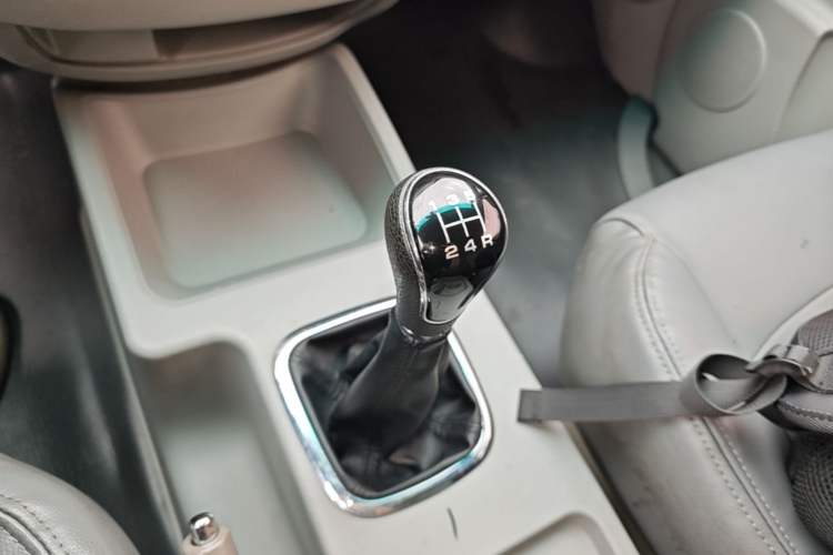 Used FORTHING Lingzhi 2018 M3 1.5L 5-Seat Base Model Gear Lever