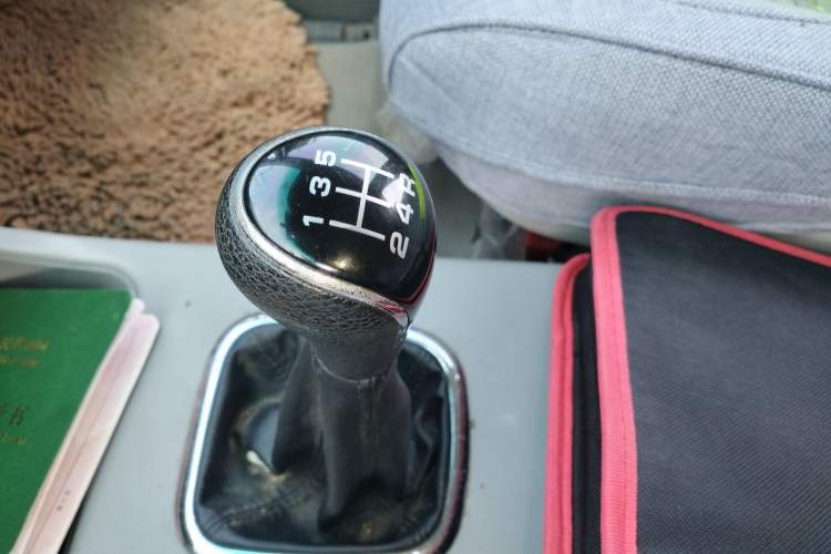 Used FORTHING Lingzhi 2018 M3 1.6L 7-Seater Comfort Model Gear Lever