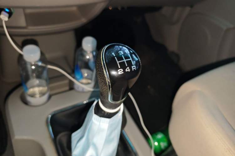 Used FORTHING Lingzhi 2018 M3 1.6L 7-Seater Comfort Model Gear Lever