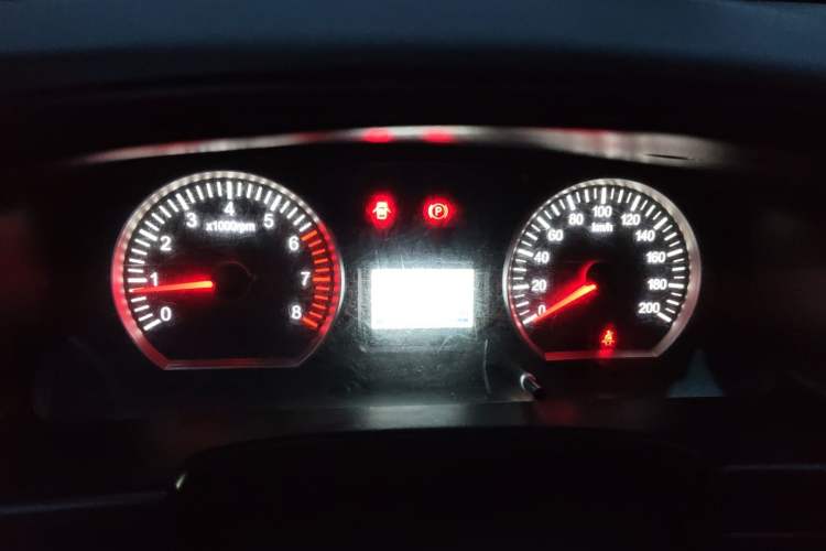 Used FORTHING Lingzhi 2018 M3L 1.6L 7-Seater Comfort Model Instrument Cluster