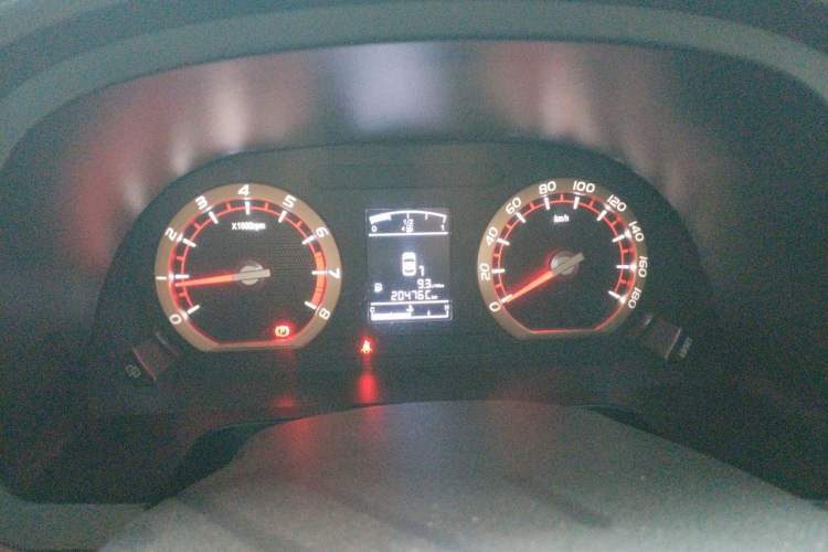 Used FORTHING Lingzhi 2018 M5L 1.6L 7-Seater Comfort Model Instrument Cluster