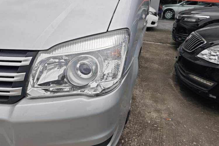 Used FORTHING Lingzhi 2018 M3 1.5L 5-Seat Base Model Left Front Headlight