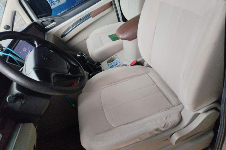 Used FORTHING Lingzhi 2018 M5L 1.6L 7-Seater Comfort Model Left Front Seat