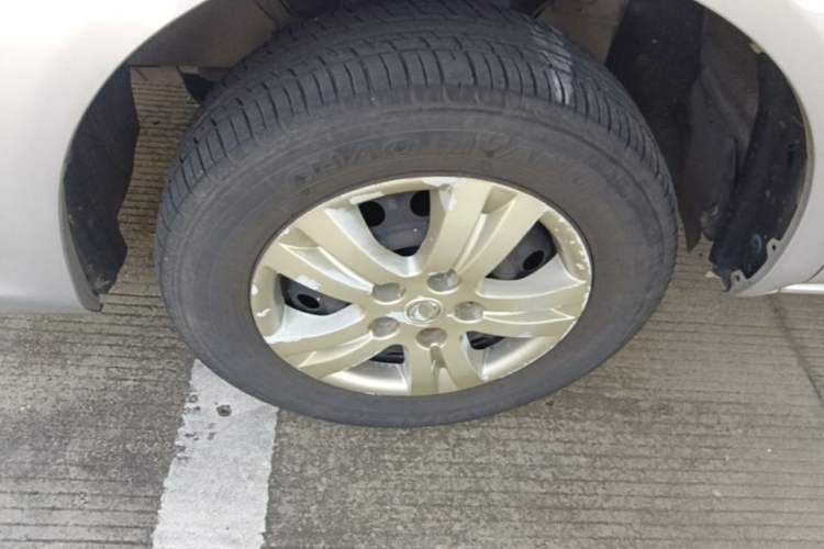 Used FORTHING Lingzhi 2018 M3 1.5L 5-Seat Base Model Left Front Wheel Hub