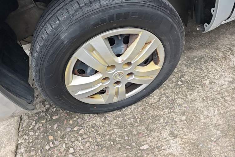 Used FORTHING Lingzhi 2018 M3 1.5L 5-Seat Base Model Left Front Wheel Hub
