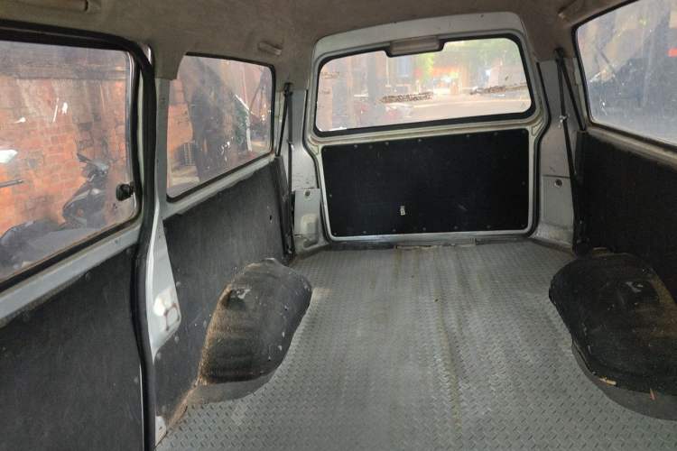 Used FORTHING Lingzhi 2018 M3 1.6L 7-Seater Comfort Model Left Rear Seat