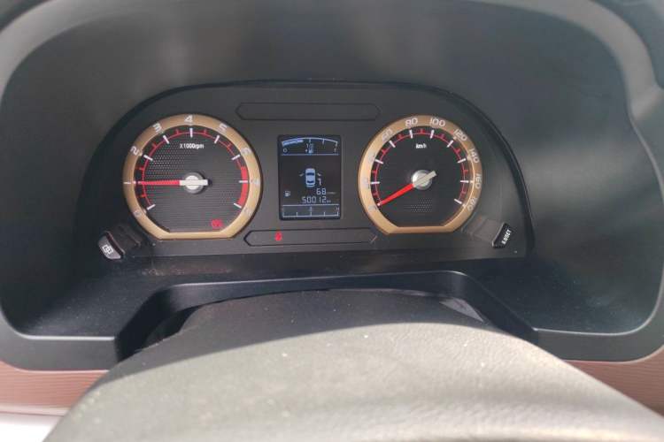 Used FORTHING Lingzhi 2018 M5L 1.6L 7-Seater Comfort Model Odometer Close Up