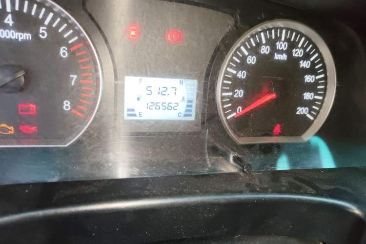 Used FORTHING Lingzhi 2018 M3L 1.6L 7-Seater Comfort Model Odometer Close Up