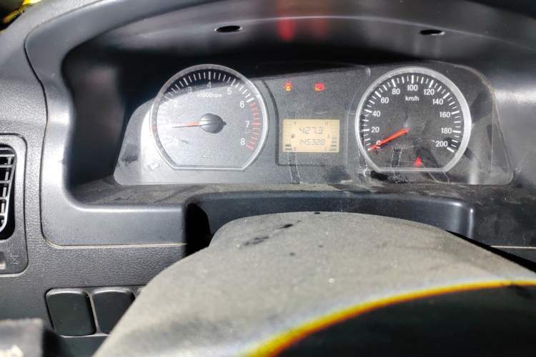 Used FORTHING Lingzhi 2018 M3 1.6L 7-Seater Comfort Model Odometer Close Up