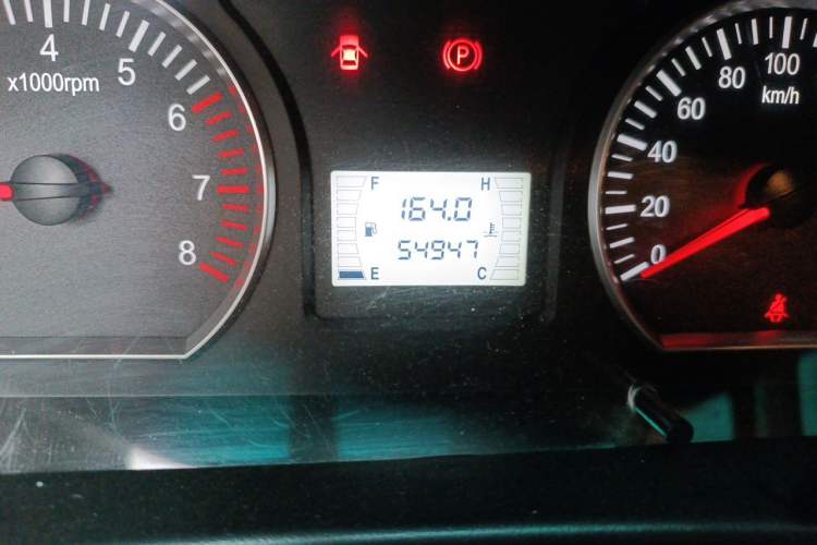 Used FORTHING Lingzhi 2018 M3 1.5L 5-Seat Base Model Odometer Close Up