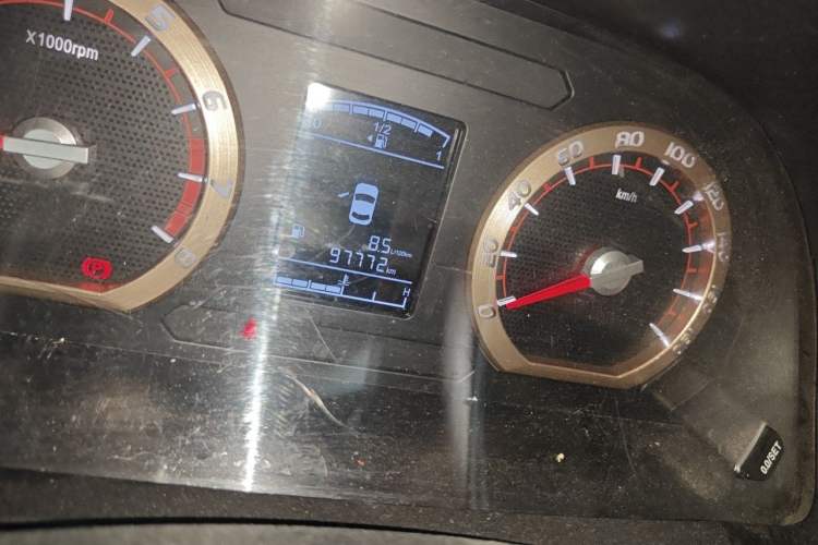 Used FORTHING Lingzhi 2018 M5L 1.6L 7-Seater Luxury Model Odometer Close Up