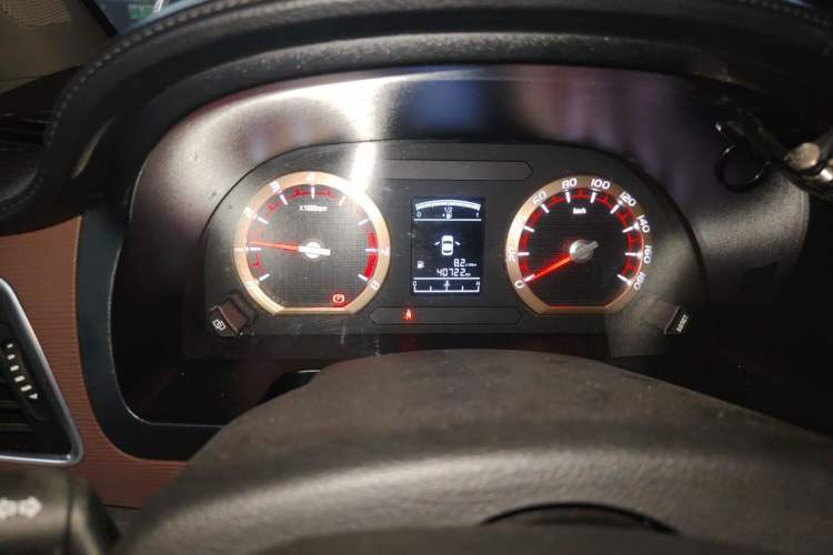 Used FORTHING Lingzhi 2018 M5L 1.6L 7-Seater Luxury Model Odometer Close Up