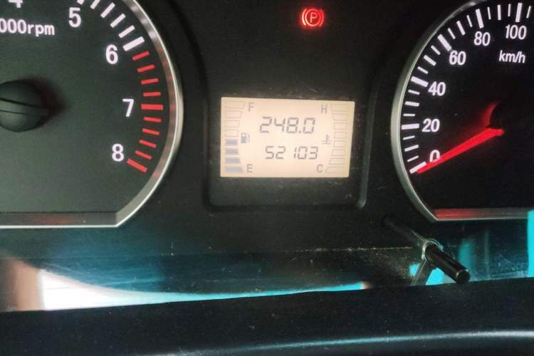 Used FORTHING Lingzhi 2018 M3L 1.6L 7-Seater Comfort Model Odometer Close Up
