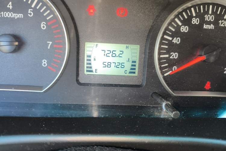 Used FORTHING Lingzhi 2018 M3L 1.6L 7-Seater Comfort Model Odometer Close Up