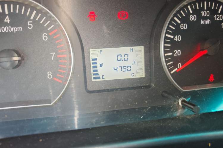 Used FORTHING Lingzhi 2018 M3 1.5L 5-Seat Base Model Odometer Close Up