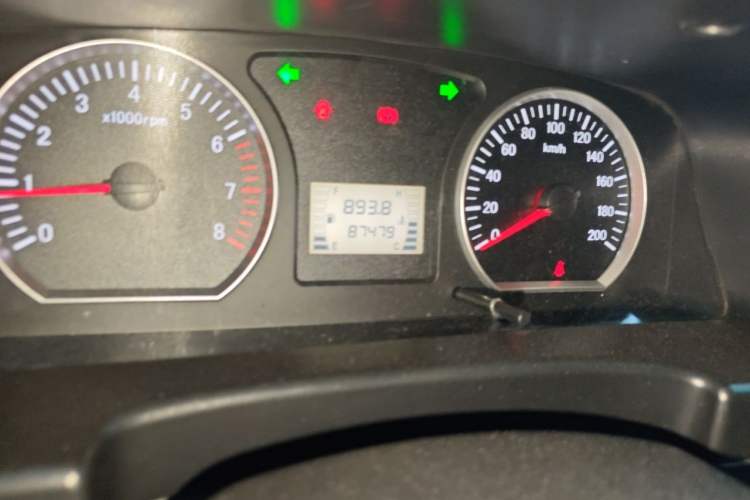 Used FORTHING Lingzhi 2018 M3 1.6L 7-Seater Comfort Model Odometer Close Up