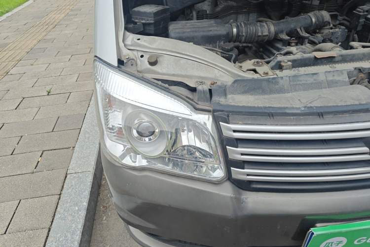 Used FORTHING Lingzhi  Right Front Headlight